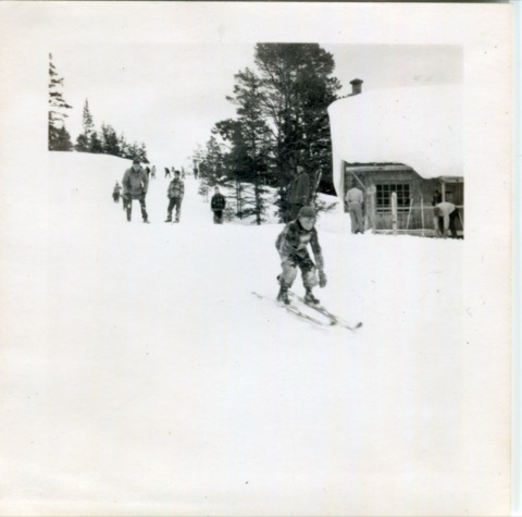 1949 Kid Skis near lodge