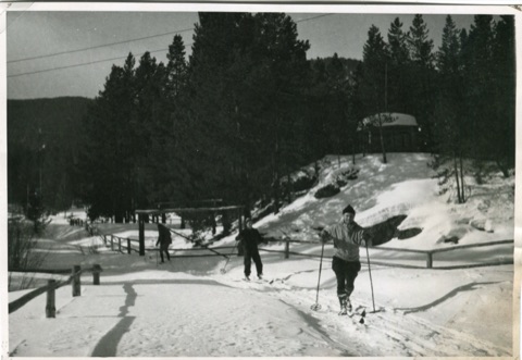 1950s O'Biren Cross Country Skiers