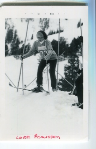 1971 Lorie Asmussen Skiing