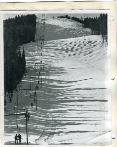 A photograph of undated year — Photos 1957-1973