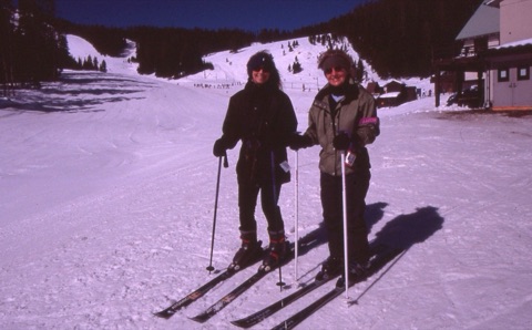 2000s unknown women near lodge
