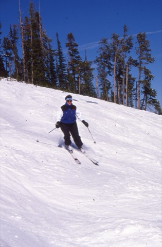 2001 Debbie "Debaho" Trenberth skiing