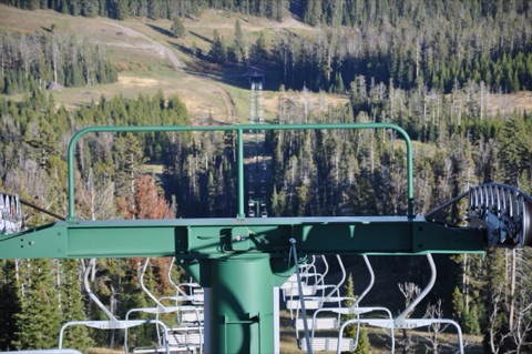 2010 Shot of triple chair towers looking down the line from the top