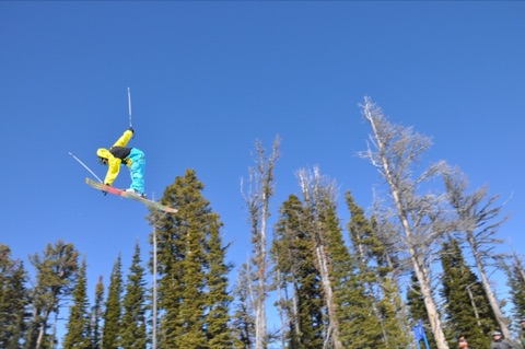 2011 Jason Mathews amazing grab on big air