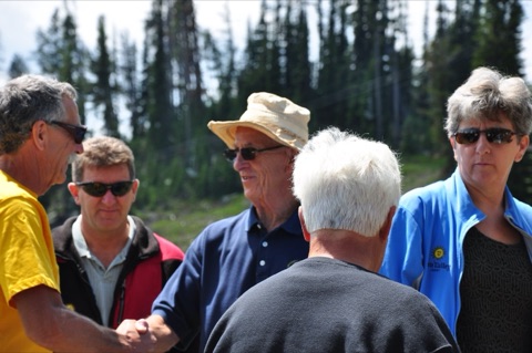 2012 Bill "Idaho" Trenberth shaking Ron Halls hand