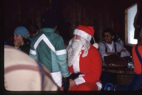1978 Santa in lodge
