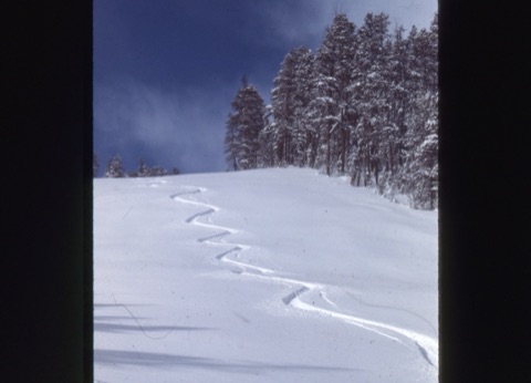 1979 Perfect turns in powder