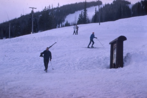 1965 Skiers 2