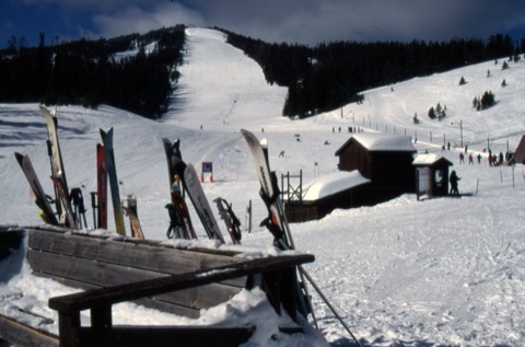 1999 The learning area — Skis in front of the Poma Lift and Big Seven
