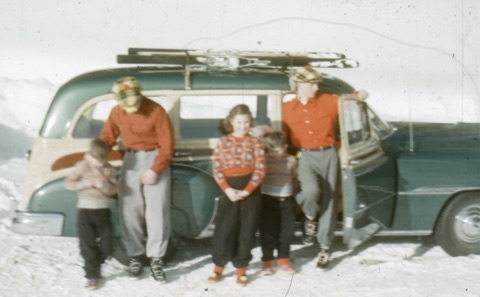 1950s? Family Car with Ski rack
