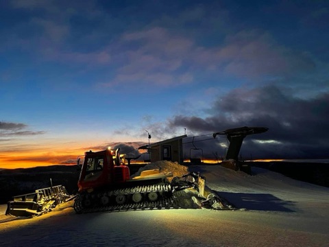 2021 Ryan Moran — Porphyry Peak — Grooming Sunrise Facebook Post from 12-21-2021