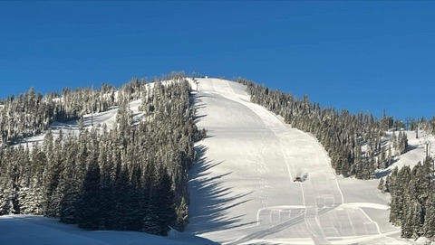 2022 The base area — Sunrise grooming on the Hall-O Facebook Post from 02-02-2022