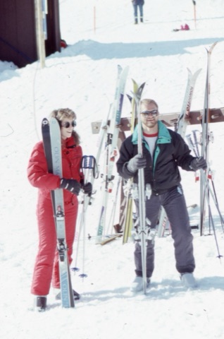 1989 Man and woman with skiis Frank Ball Photo 11