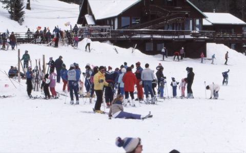 1989 People in front of lodge - Frank Ball Photo15
