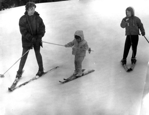 1957 Kids Skiing