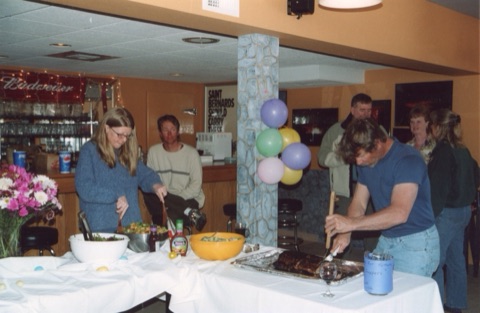 2004 Beth Leatham, Chris Leatham, Baron Noble, Marv Jordan, Pam Gold in bar
