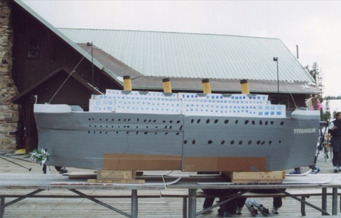2004 Mannequin Jump The Titanic 2