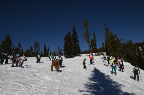 2021 Group on top of the mountain