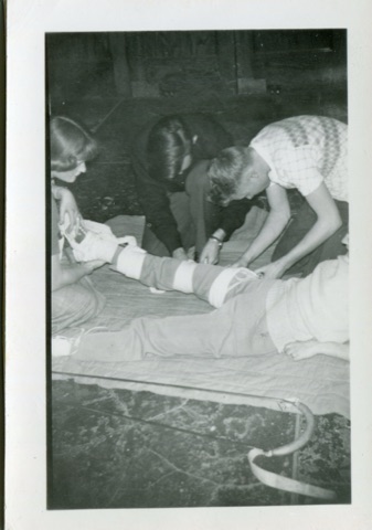 1940 Injured Leg 2