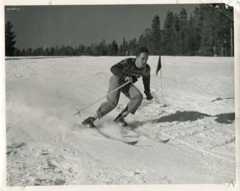1951 Cliff Rumford — Racing by a gate