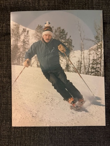 Dick Dailey skiing