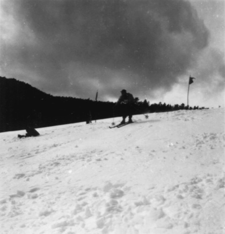 1940s Racer between pennant gates
